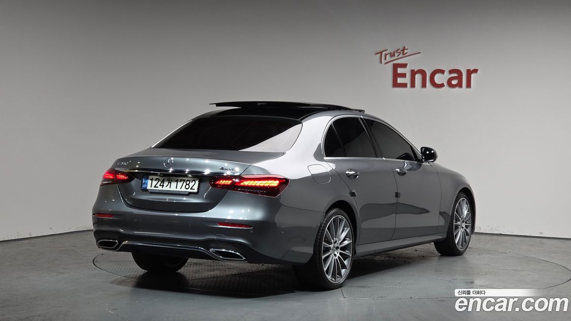 Mercedes-Benz E-Class 2021