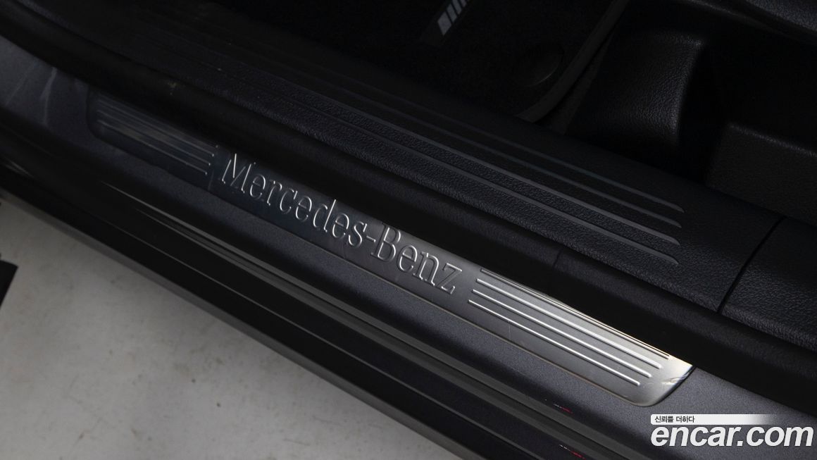 Mercedes-Benz GLB-Class 2025