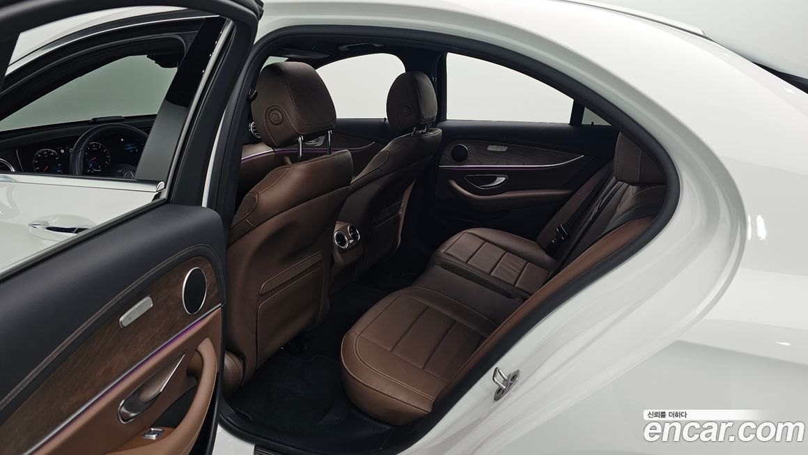 Mercedes-Benz E-Class 2023