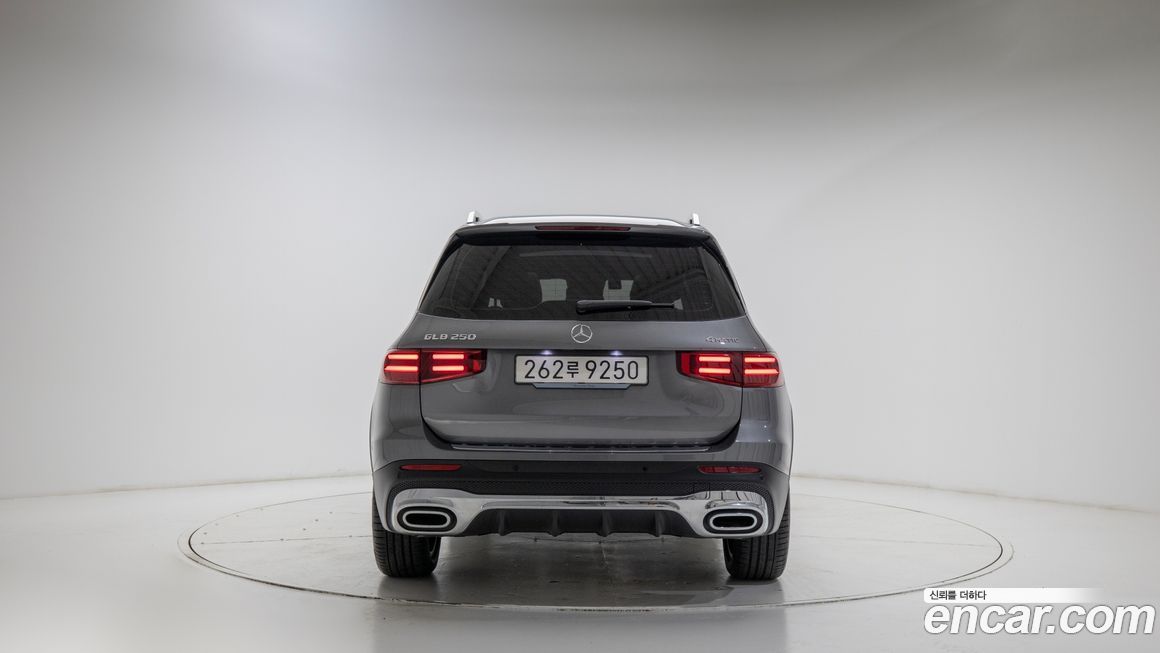 Mercedes-Benz GLB-Class 2025