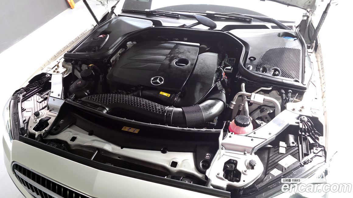 Mercedes-Benz E-Class 2022