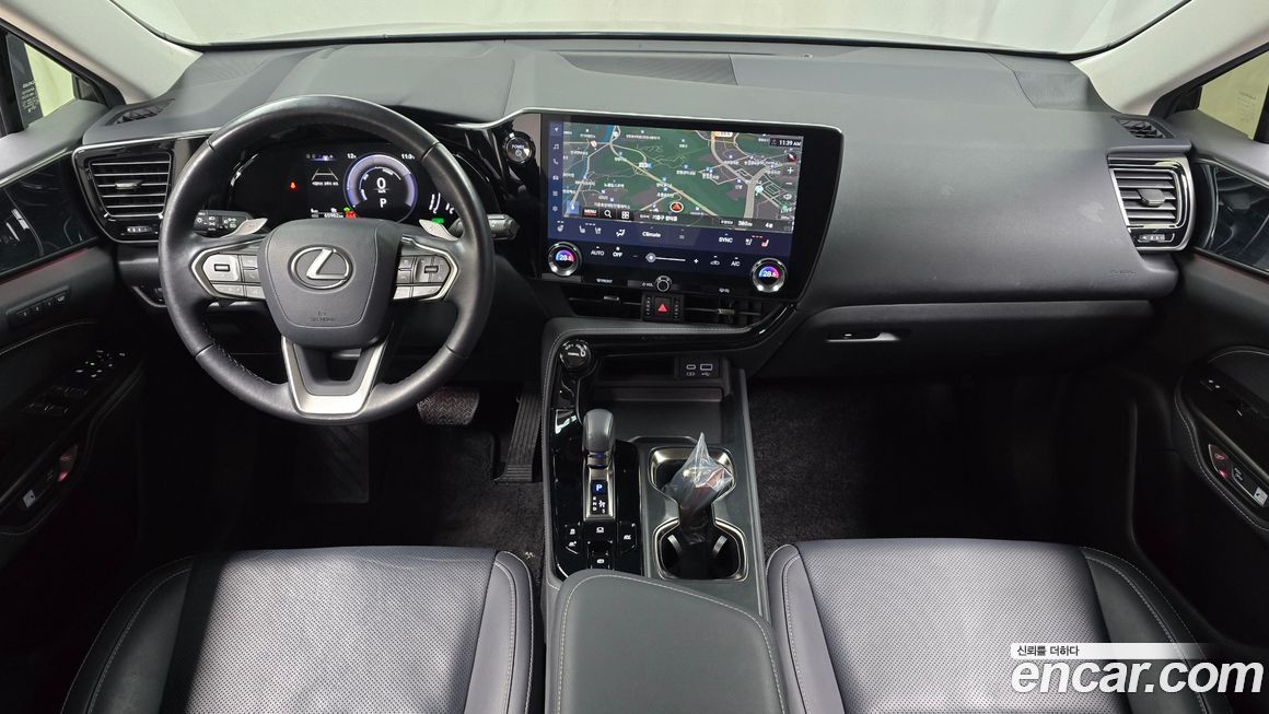 Lexus NX 2023