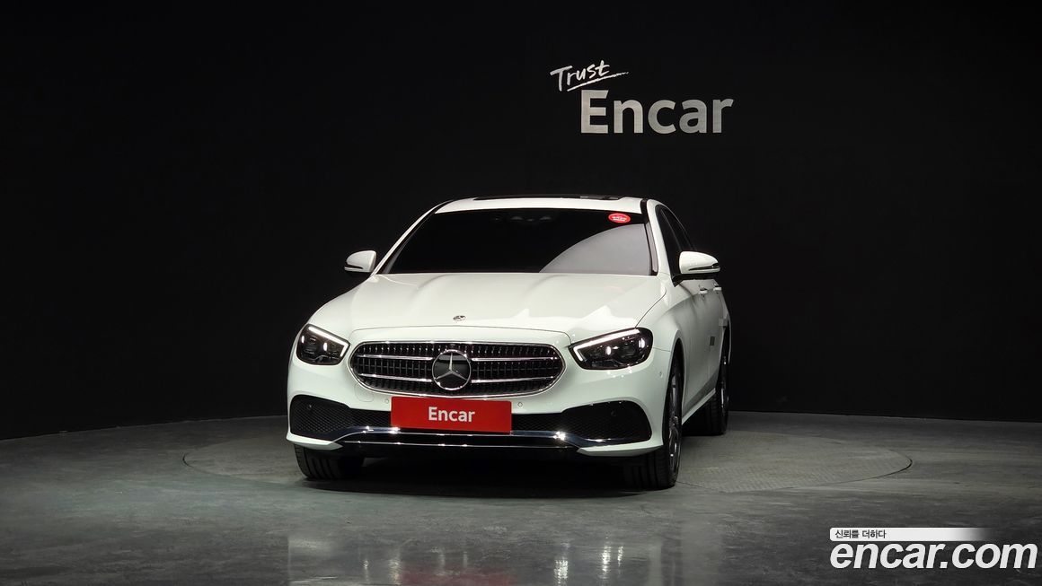 Mercedes-Benz E-Class 2022