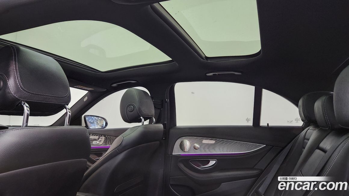 Mercedes-Benz E-Class 2022