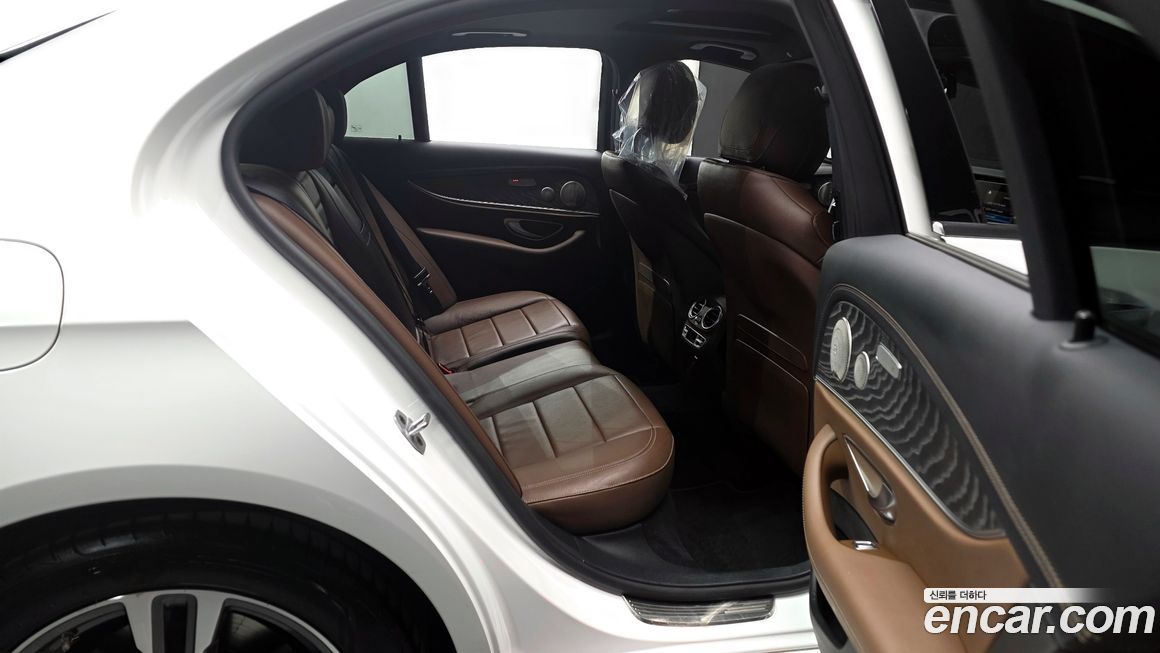 Mercedes-Benz E-Class 2022