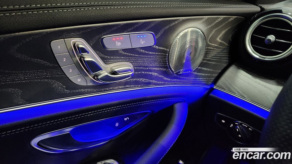 Mercedes-Benz E-Class 2022