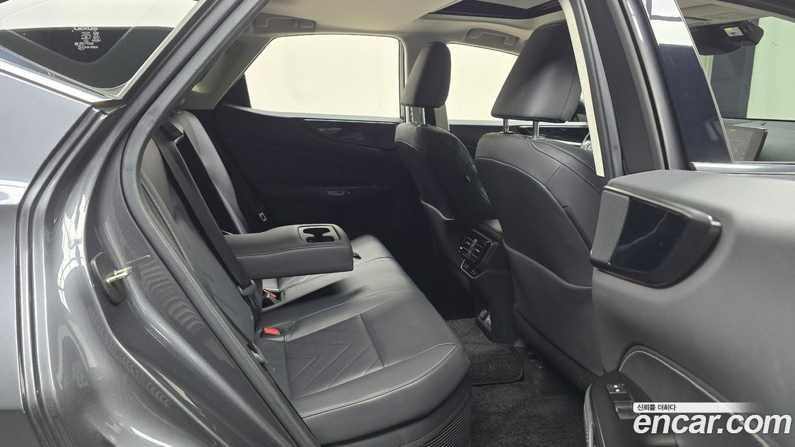 Lexus NX 2023