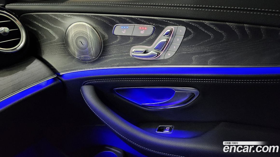 Mercedes-Benz E-Class 2022