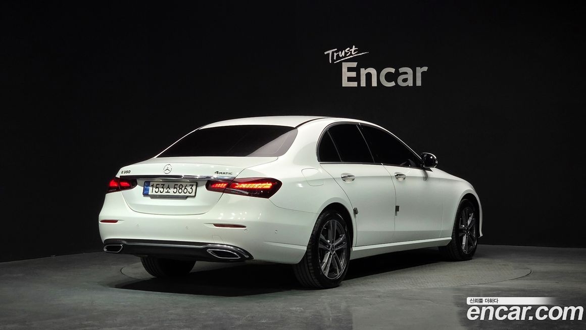 Mercedes-Benz E-Class 2022