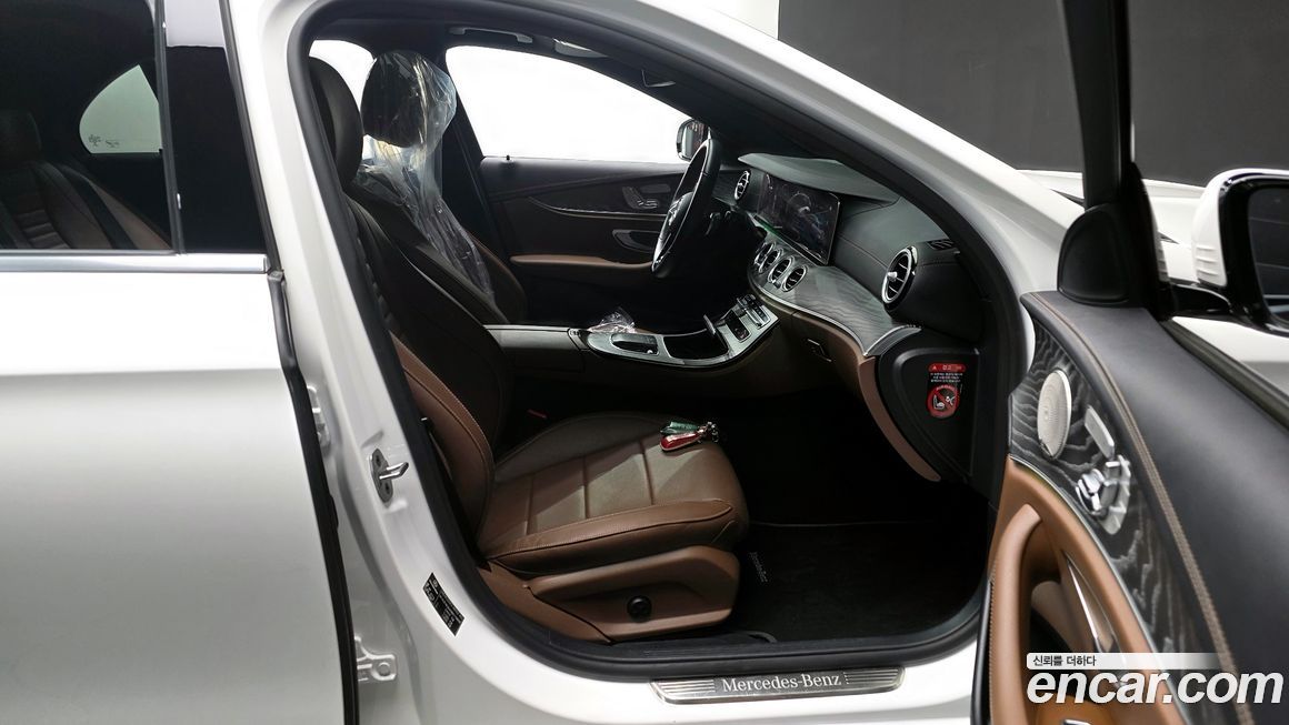 Mercedes-Benz E-Class 2022