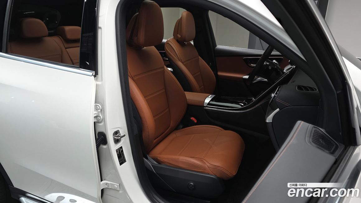 Mercedes-Benz GLC-Class 2025