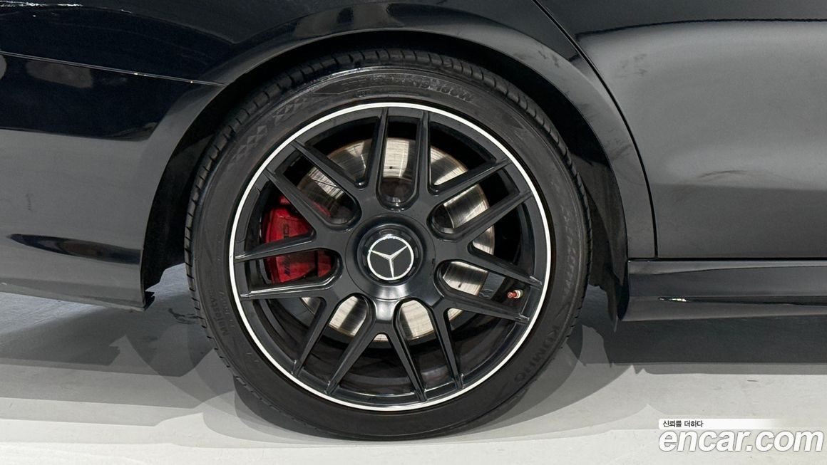 Mercedes-Benz E-Class 2023