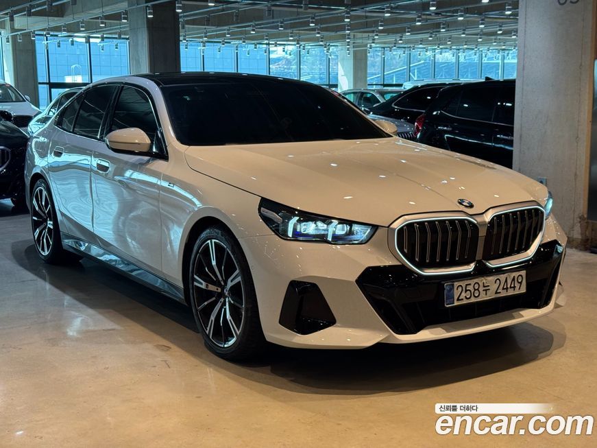 BMW 5-Series 2024