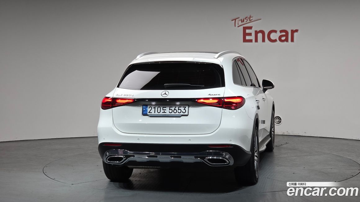 Mercedes-Benz GLC-Class 2025