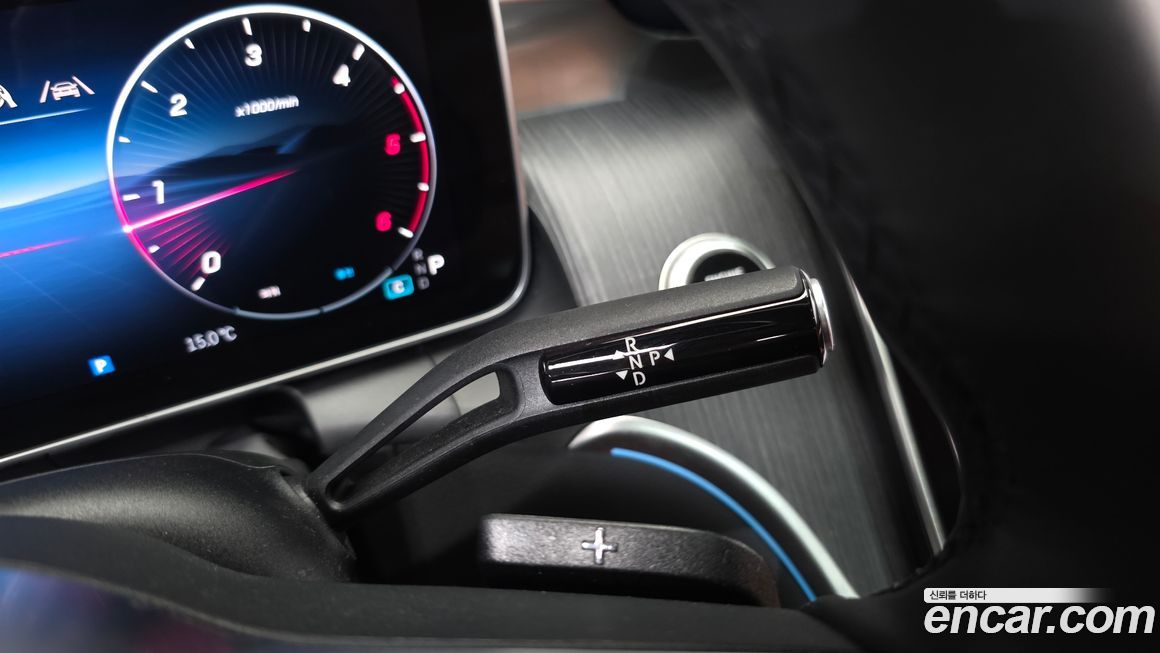 Mercedes-Benz GLC-Class 2025