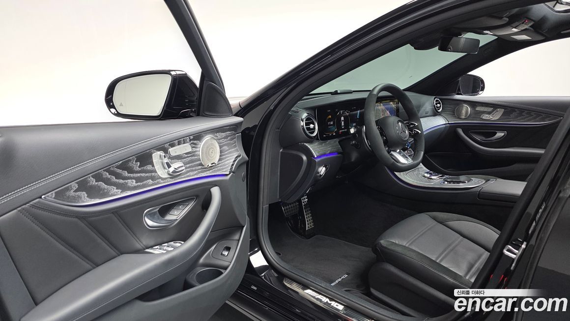 Mercedes-Benz E-Class 2023