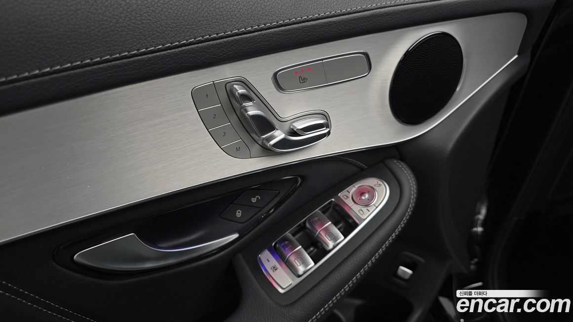 Mercedes-Benz GLC-Class 2023