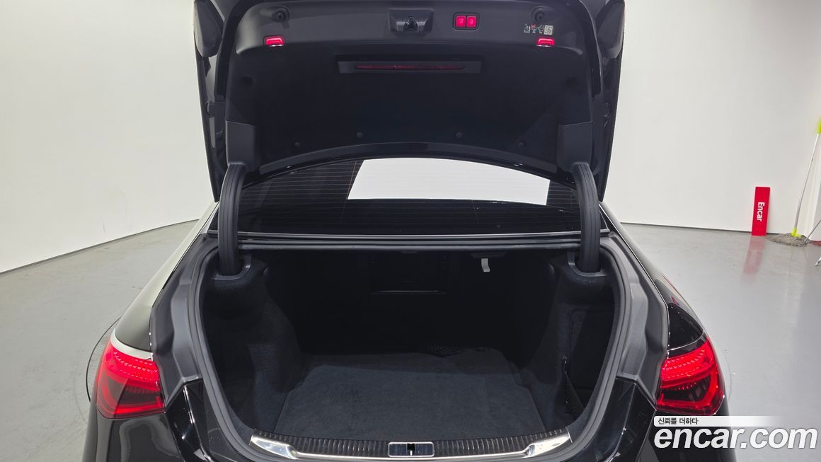 Mercedes-Benz S-Class 2022