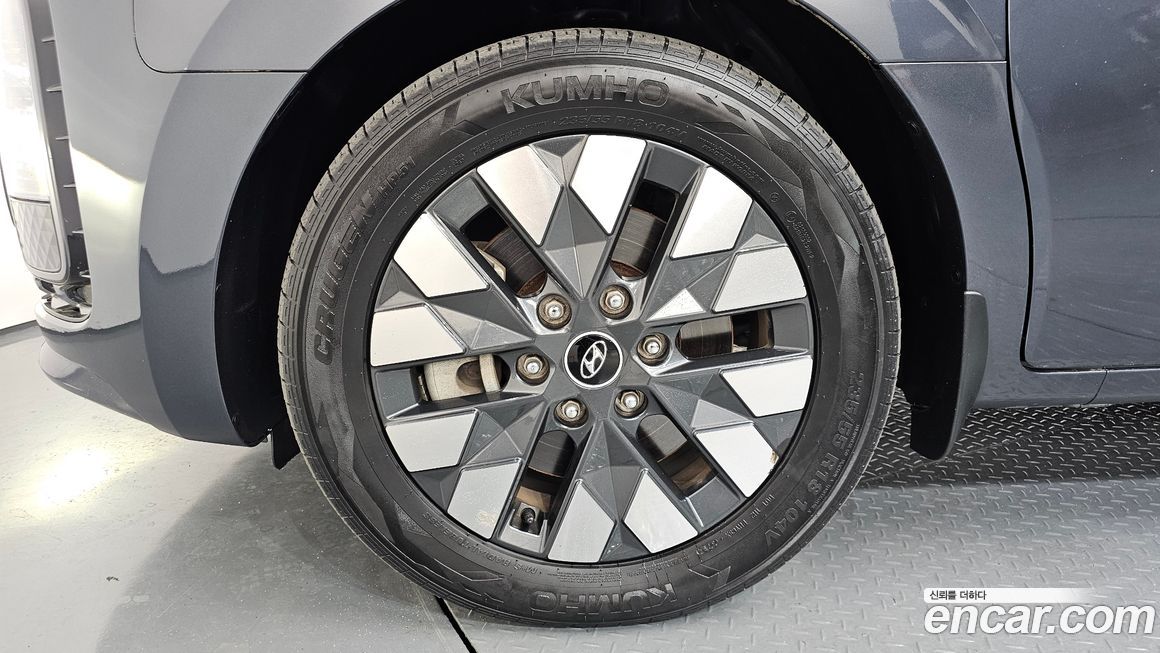 Hyundai Staria 2022