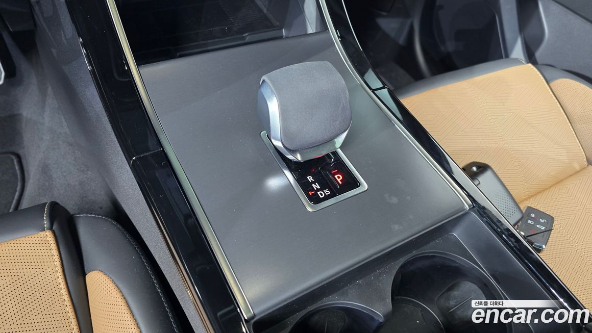Land Rover Range Rover Velar 2025