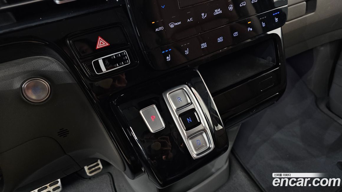 Hyundai Staria 2022