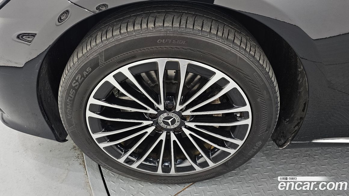 Mercedes-Benz S-Class 2022