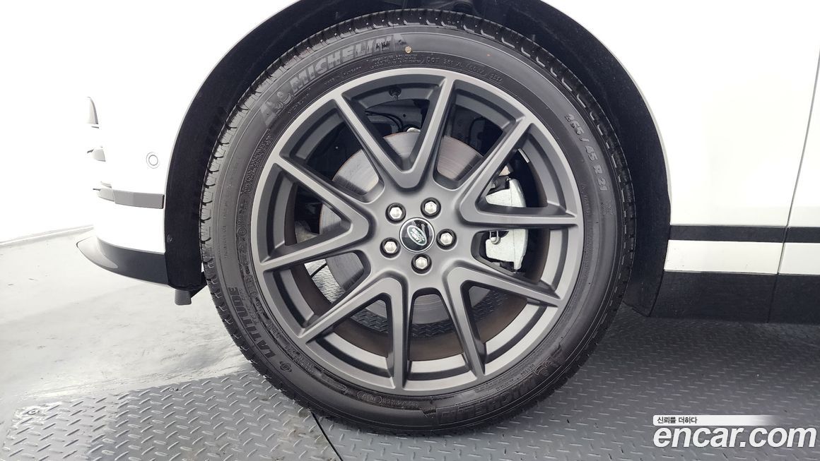 Land Rover Range Rover Velar 2025