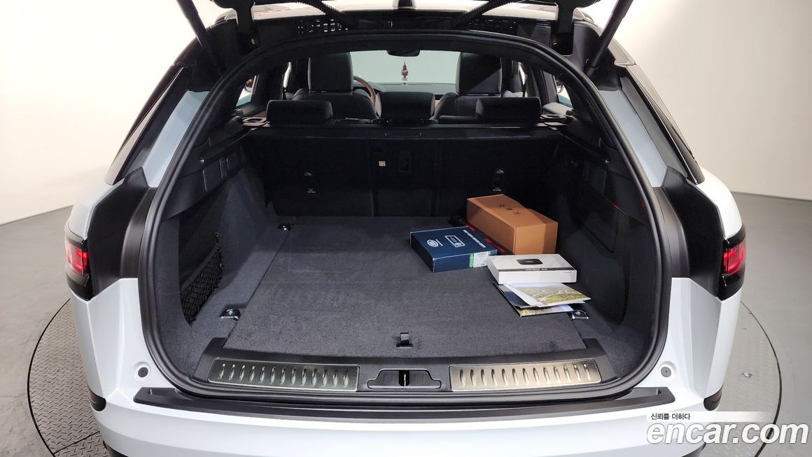 Land Rover Range Rover Velar 2025