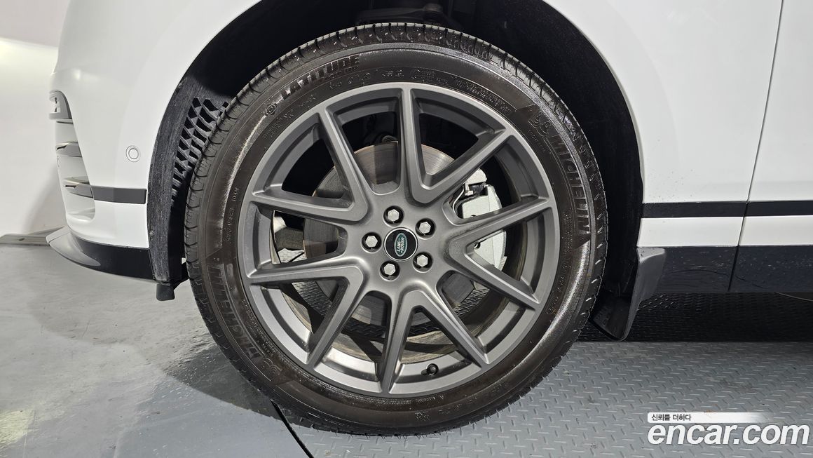 Land Rover Range Rover Velar 2025