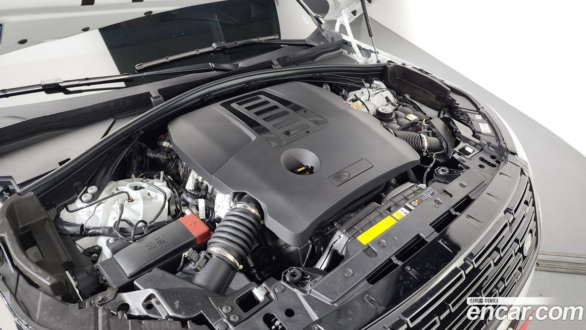 Land Rover Range Rover Velar 2025