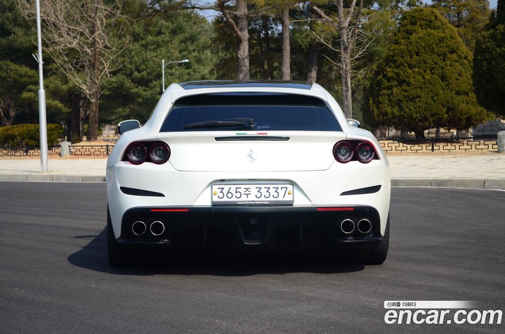 Ferrari GTC4 Lusso 2019