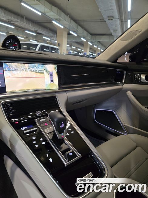 Porsche Panamera 2021