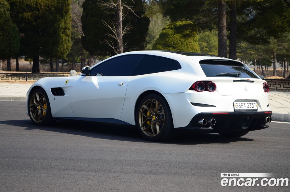 Ferrari GTC4 Lusso 2019