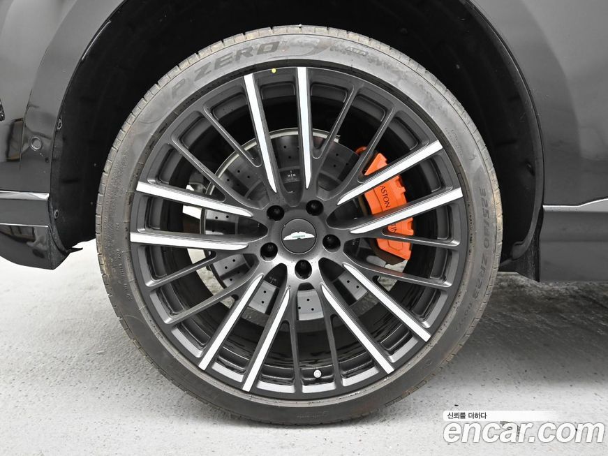 Astonmartin DBX 2023