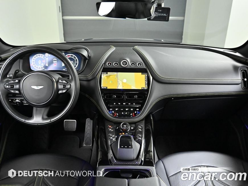 Astonmartin DBX 2023