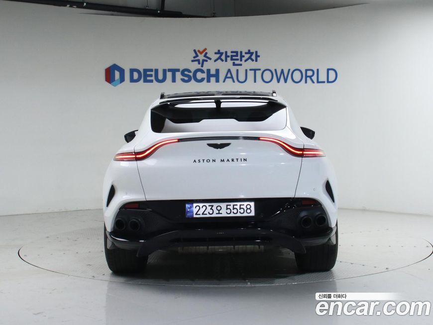 Astonmartin DBX 2023