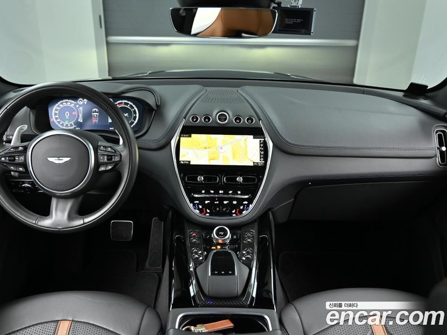 Astonmartin DBX 2023