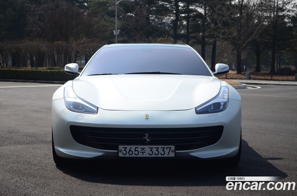 Ferrari GTC4 Lusso 2019