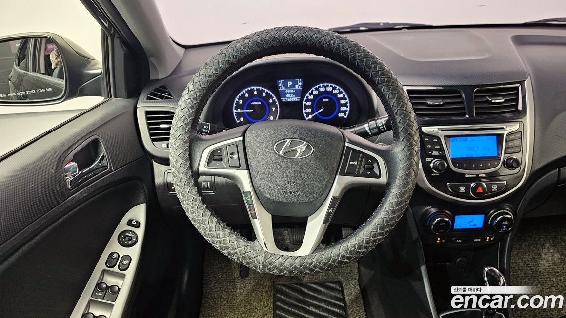 Hyundai Accent 2012