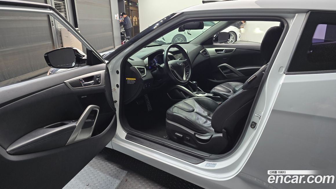 Hyundai Veloster 2012