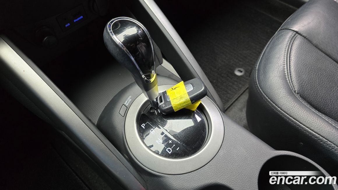Hyundai Veloster 2012