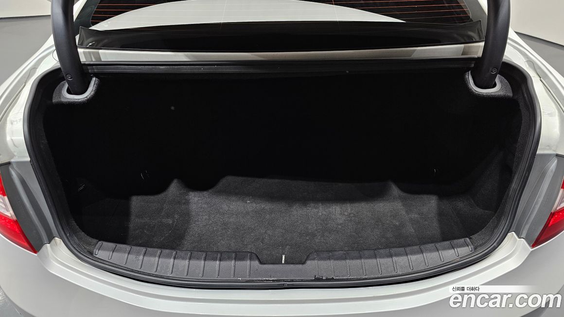 Hyundai Grandeur 2012