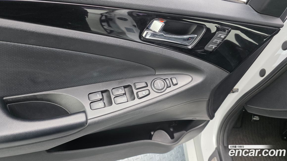 Hyundai Sonata 2011