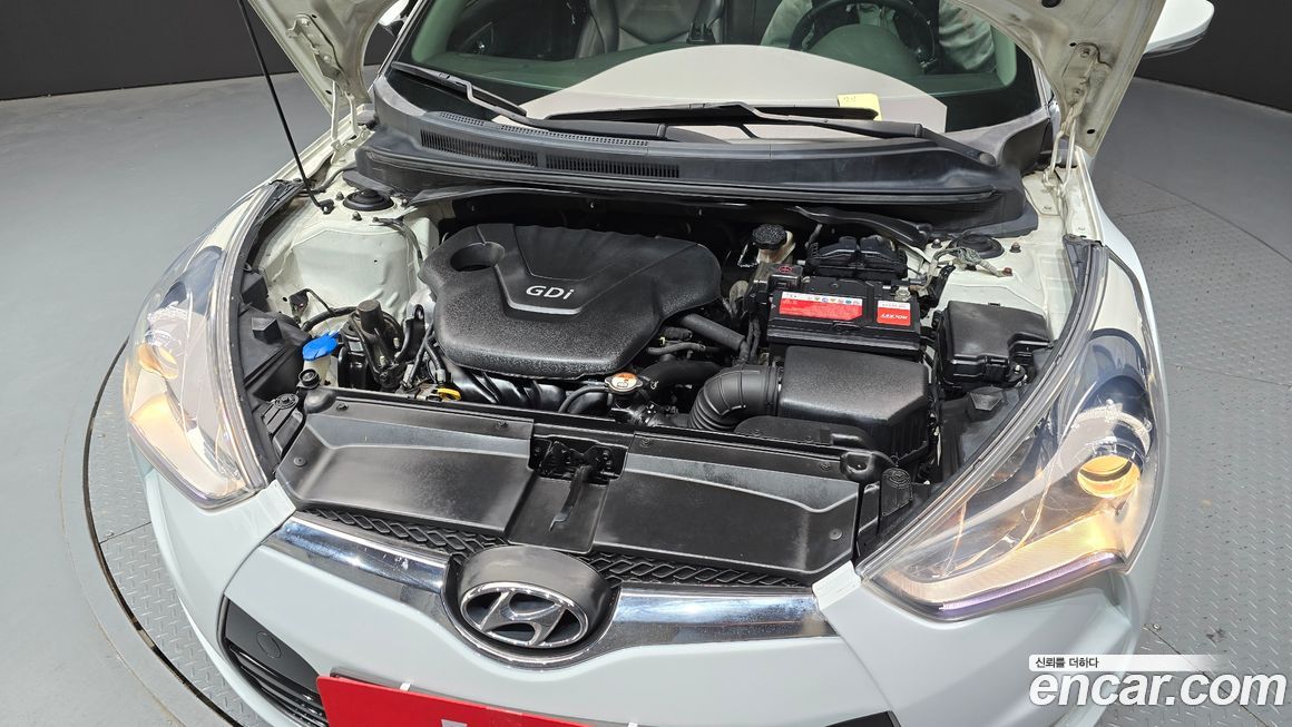 Hyundai Veloster 2012
