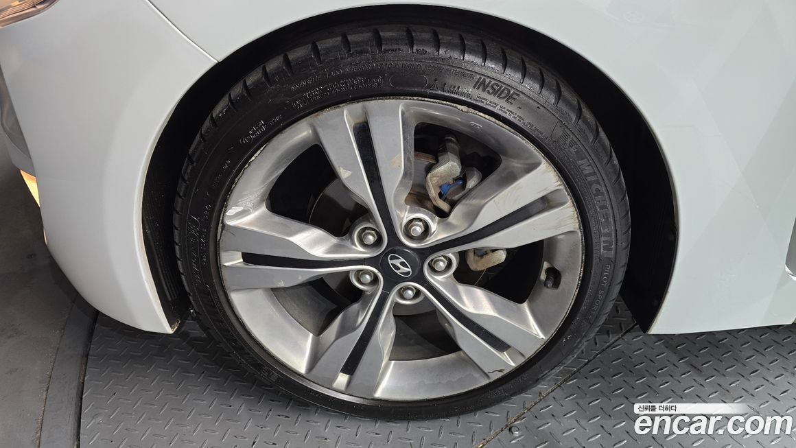 Hyundai Veloster 2012