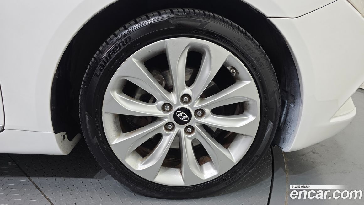 Hyundai Sonata 2011