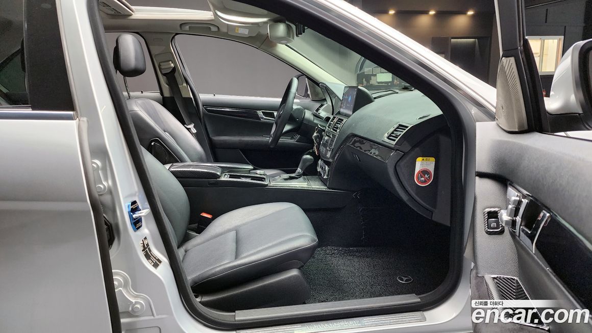 Mercedes-Benz C-Class 2009