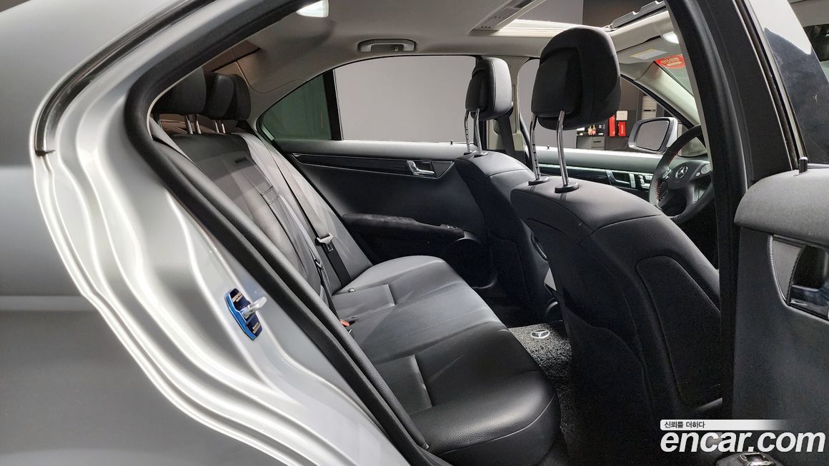 Mercedes-Benz C-Class 2009