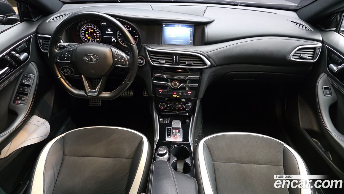 Infiniti Q30 2017