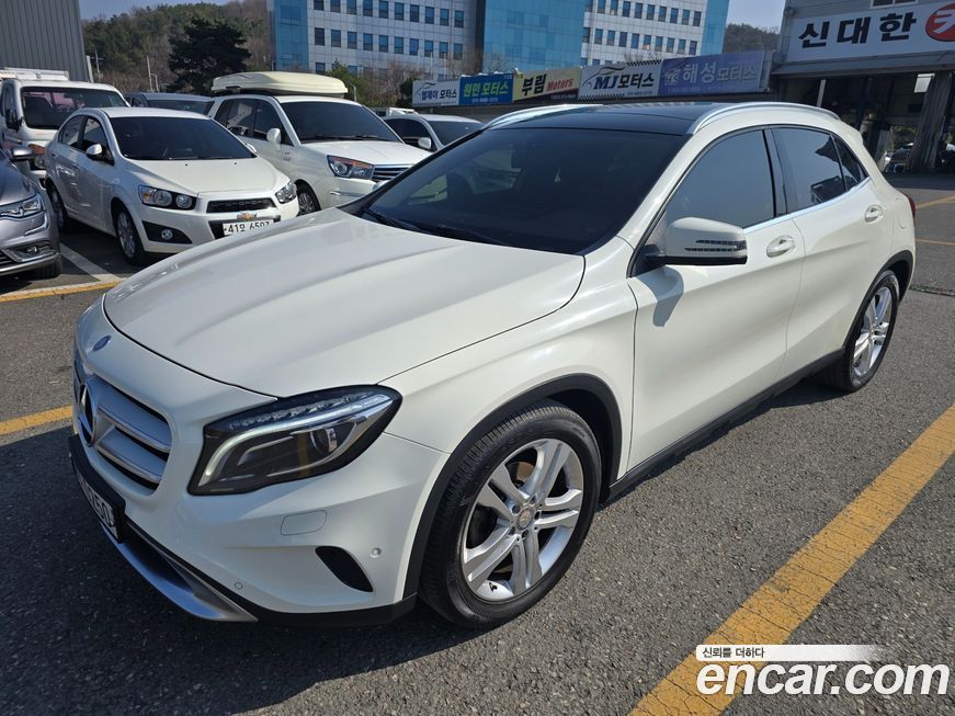 Mercedes-Benz GLA-Class 2015